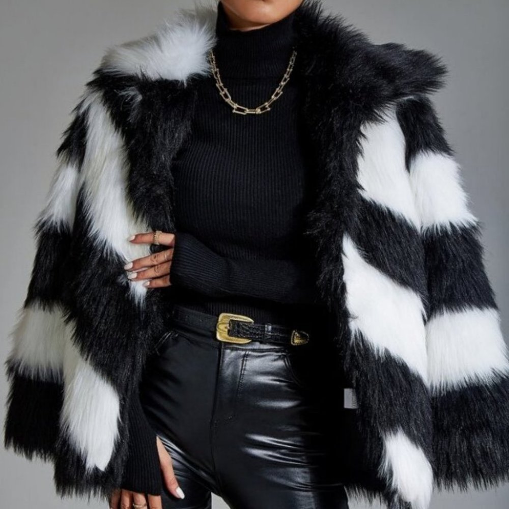 Black /White striped faux Fur Coat